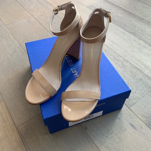 Stuart Weitzman - Picture 2 of 4